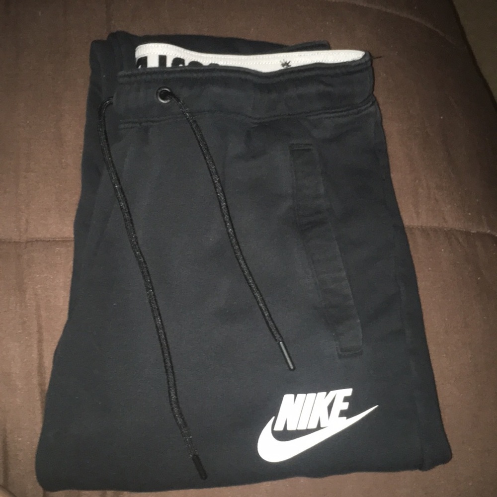 Nike rally joggers